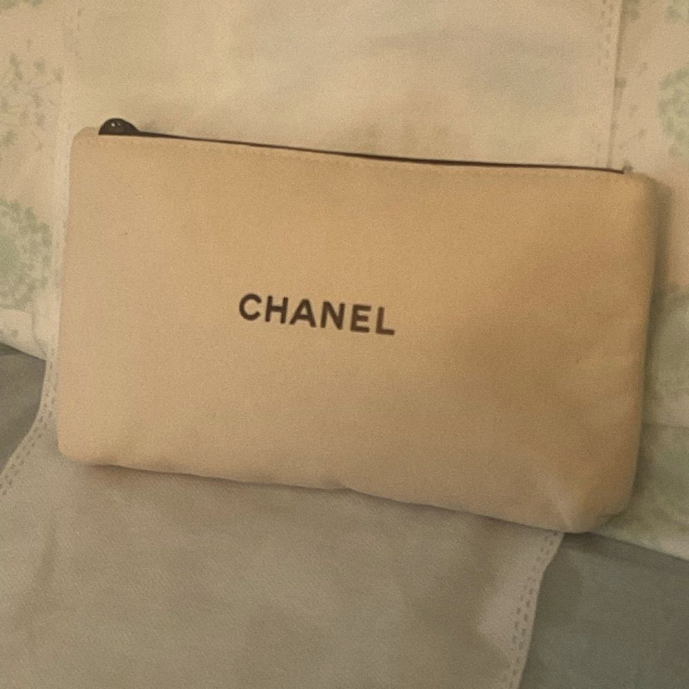 *Chanel* Classic Beige Makeup Bag Cosmetic Pouch - Picture 3 of 11
